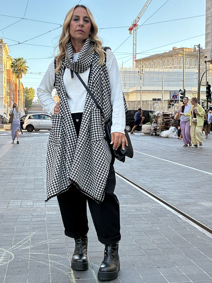 Woman outfit in Italy 2025 - Mojito a Roma